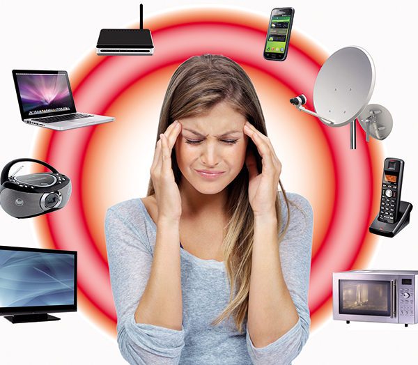chica_ondas_electrodomesticos